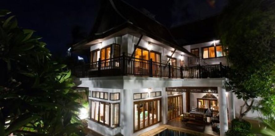 4 bedrooms Villa in Jomtien Beach, Thailand No. 96748