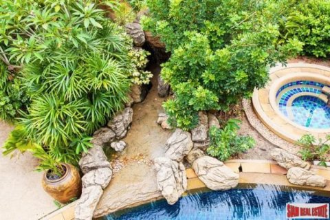 4 bedrooms Villa in Jomtien Beach, Thailand No. 96748 23