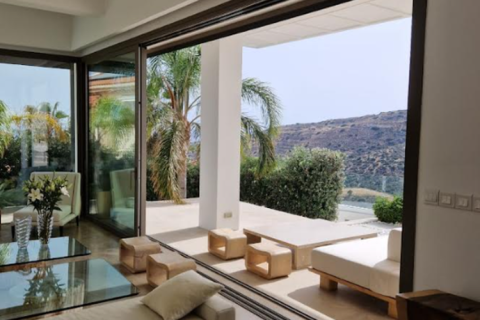 Вилла с 5 спальнями в Агиос Тихонас, Кипр №62570 6