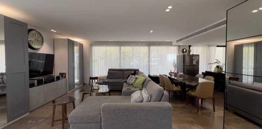 3 dormitorios Penthouse en Limassol, Cyprus No. 64145