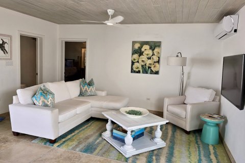 5 bedrooms Villa in Jolly Harbour, Antigua and Barbuda No. 75786 12