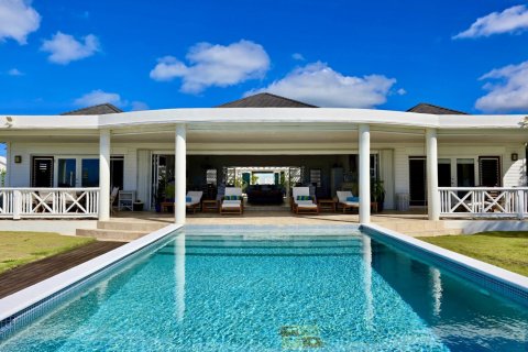 5 bedrooms Villa in Jolly Harbour, Antigua and Barbuda No. 75786 2