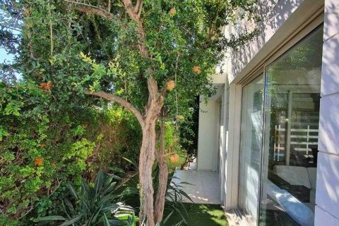 5 bedrooms Villa in Pyla, Cyprus No. 83219 3