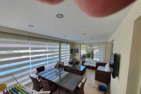 5 bedrooms Villa in Pyla, Cyprus No. 83219 4