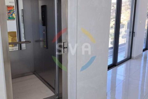 Вилла с 9 спальнями в Агиос Тихонас, Кипр №82050 4