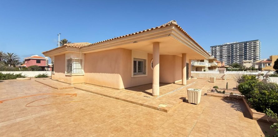 4 bedrooms Villa in La Manga del Mar Menor, Spain No. 125757