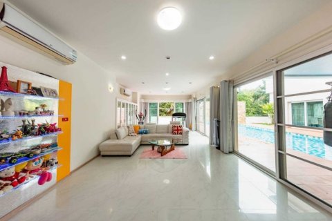 4 bedrooms Villa in Phuket, Thailand No. 97269 16
