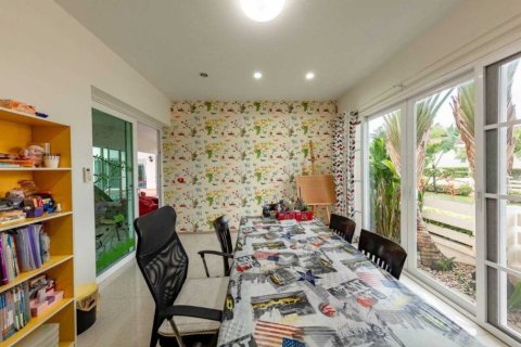 4 bedrooms Villa in Phuket, Thailand No. 97269 12