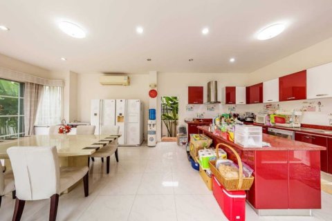 4 bedrooms Villa in Phuket, Thailand No. 97269 8