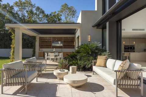 5 bedrooms Villa in Mougins, France No. 99807 8