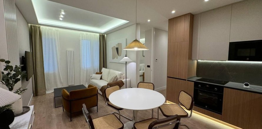 2 bedrooms Apartment in Madrid, Spain No. 124602