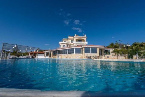 12 dormitorios Hotel en Marathon, Greece No. 107850 2