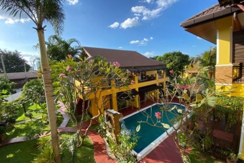 6 bedrooms Commercial property in Chiang Mai, Thailand No. 2579 11