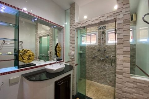 6 bedrooms Commercial property in Chiang Mai, Thailand No. 2579 21