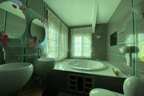 6 bedrooms Commercial property in Chiang Mai, Thailand No. 2579 14