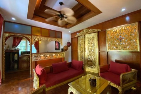 6 bedrooms Commercial property in Chiang Mai, Thailand No. 2579 4