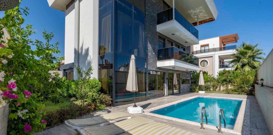 3 bedrooms Villa in Nong Ha, Vietnam No. 15919