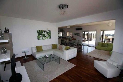 3 bedrooms Apartment in Paphos, Cyprus No. 77459 2