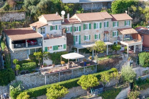 4 bedrooms Villa in Roquebrune-Cap-Martin, France No. 80627 1