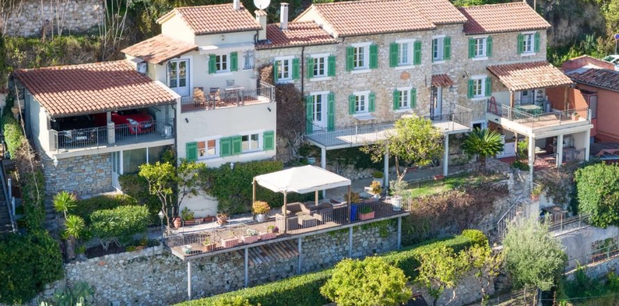 4 bedrooms Villa in Roquebrune-Cap-Martin, France No. 80627