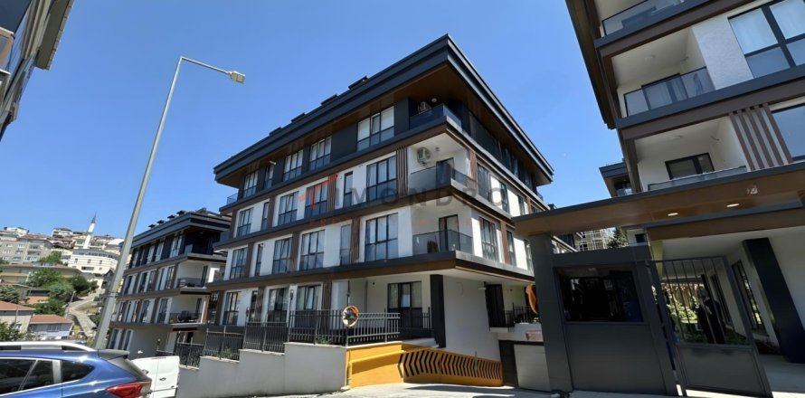 4 dormitorios Apartment en Üsküdar, Turkey No. 128582