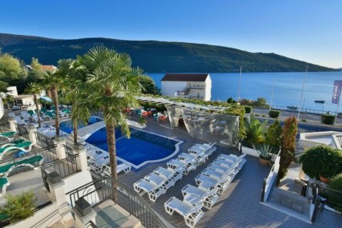 47 bedrooms Commercial property in Herceg Novi, Montenegro No. 66877 8