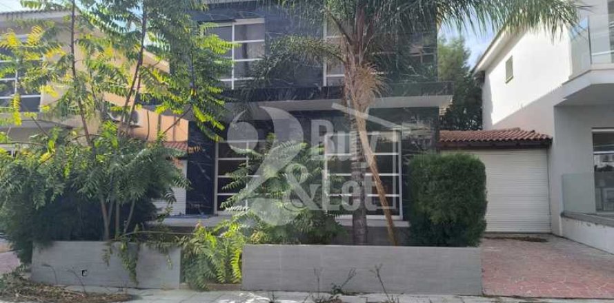 3 chambres House à Agios Athanasios, Cyprus No. 70728