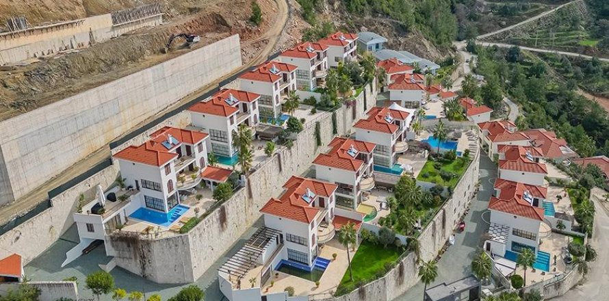 7 rooms Villa in Alanya, Turkey No. 21521