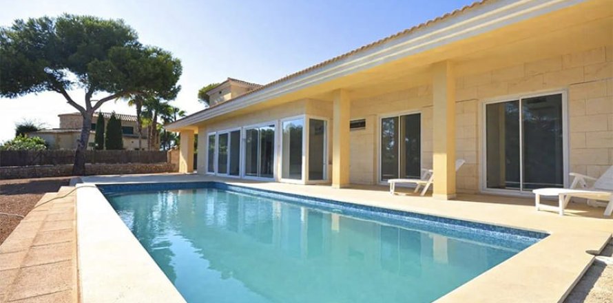 3 bedrooms Villa in Cala Pi, Spain No. 117341