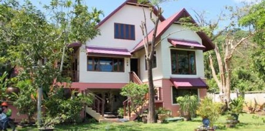 3 bedrooms House in Phuket, Thailand No. 95733