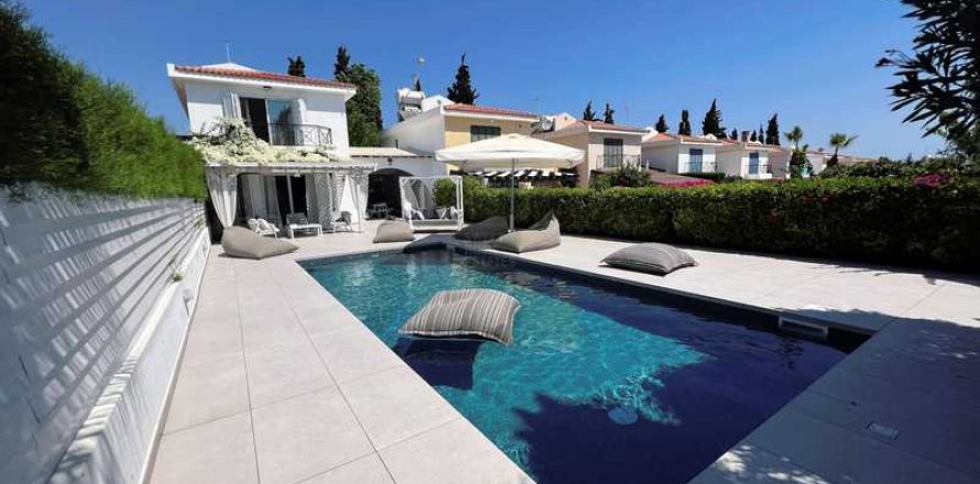 3 bedrooms House in Protaras, Cyprus No. 81644