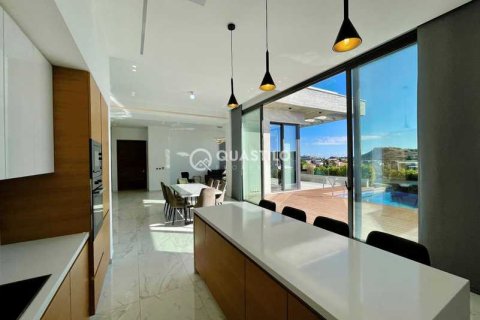 4 bedrooms Villa in Agios Tychonas, Cyprus No. 78331 3