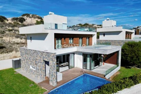 4 bedrooms Villa in Agios Tychonas, Cyprus No. 78331 9