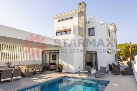 3 bedrooms Villa in Aradippou, Cyprus No. 82432 1