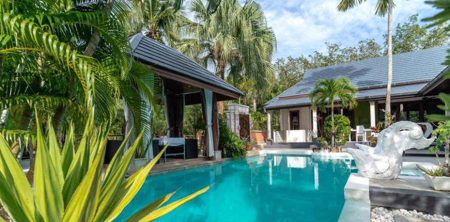 4 bedrooms Villa in Rawai, Thailand No. 96775