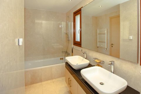 3 bedrooms Villa in Paphos, Cyprus No. 105462 4