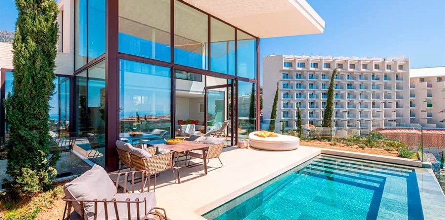 4 bedrooms Villa in Benalmadena, Spain No. 111203