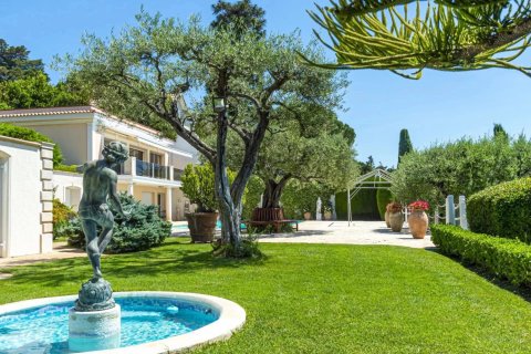 6 bedrooms Villa in Antibes, France No. 80601 6