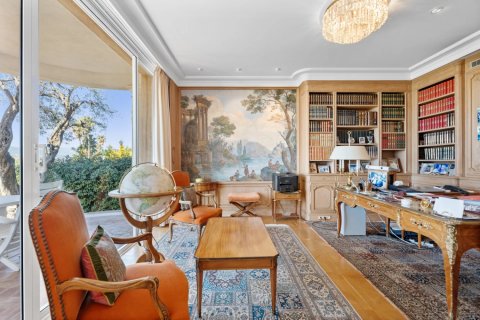 6 bedrooms Villa in Antibes, France No. 80601 10
