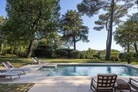 6 bedrooms Villa in Mougins, France No. 71819 3