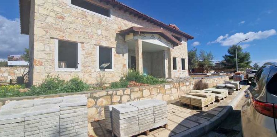 5 bedrooms House in Souni–Zanatzia, Cyprus No. 31780