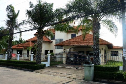 5 bedrooms House in Pattaya, Thailand No. 96549 1
