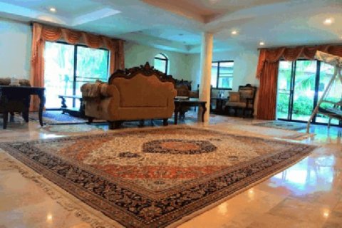 5 bedrooms House in Pattaya, Thailand No. 96549 14