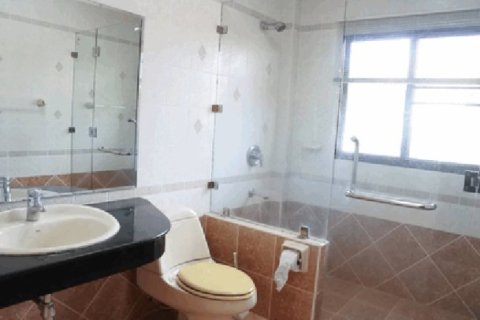 5 bedrooms House in Pattaya, Thailand No. 96549 5