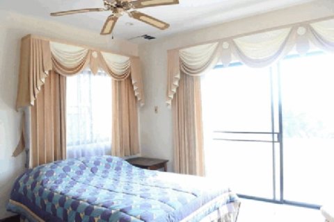 5 bedrooms House in Pattaya, Thailand No. 96549 4