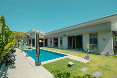 4 bedrooms House in Chiang Mai, Thailand No. 97788 1