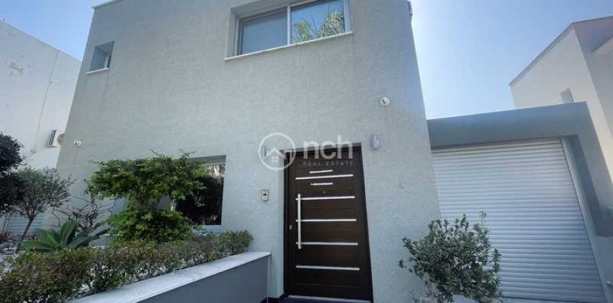 3 bedrooms House in Agios Athanasios, Cyprus No. 31973