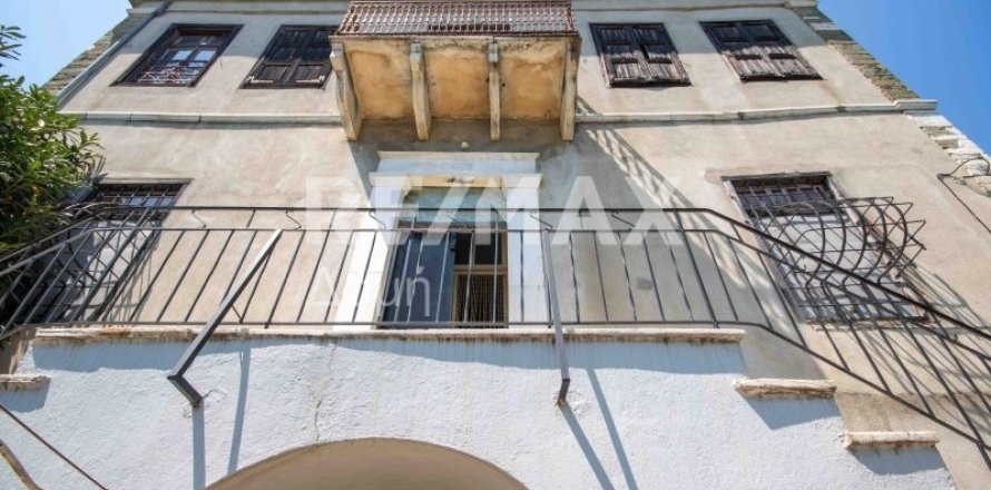 5 bedrooms House in Mouresi, Greece No. 64924