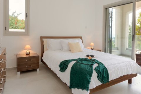 4 bedrooms Villa in Paphos, Cyprus No. 99340 5