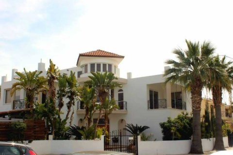 5 dormitorios Villa en Paphos, Cyprus No. 84396 1